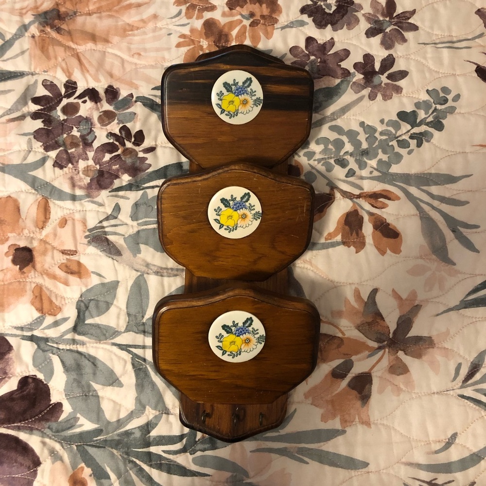 Wooden & Floral Mail Holder